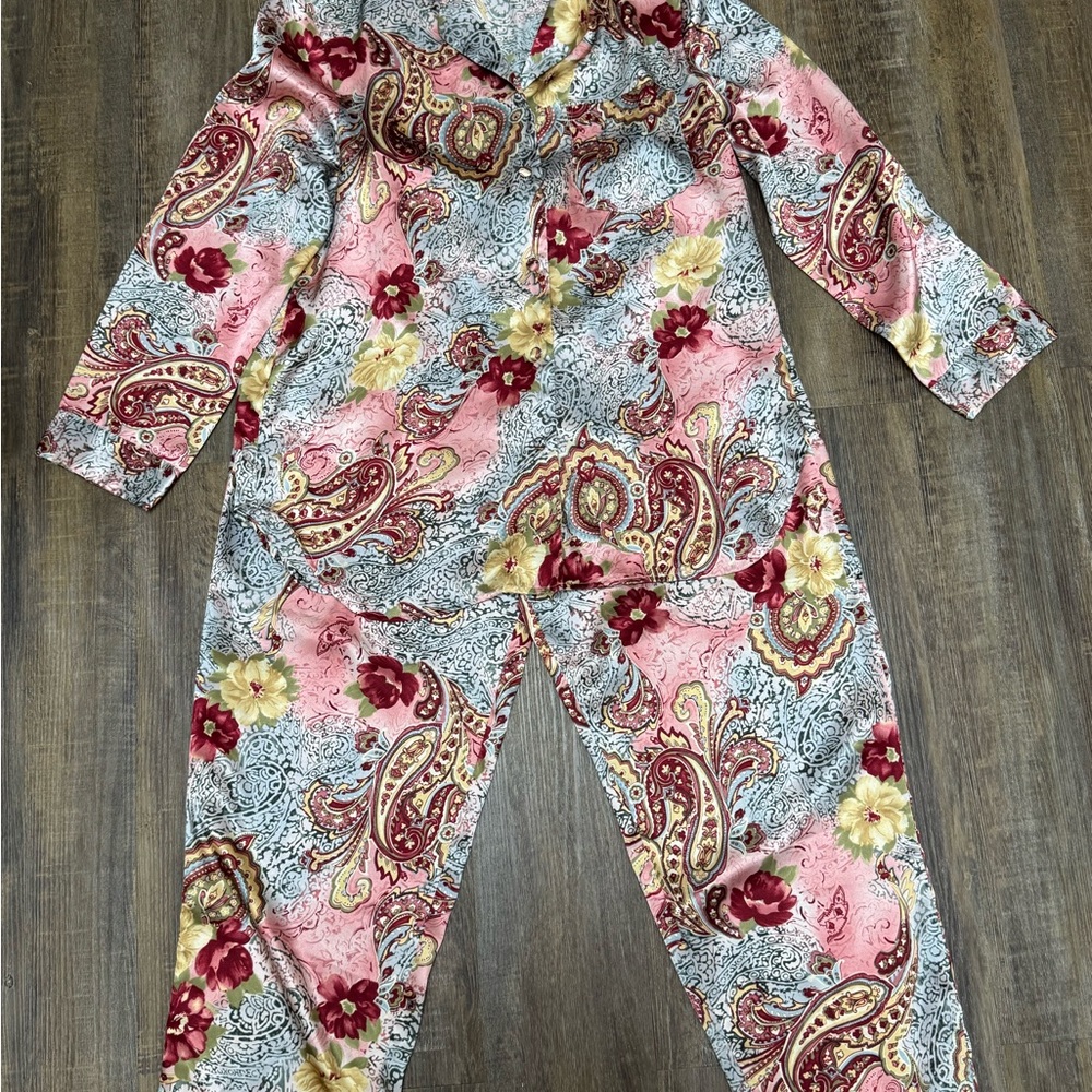 Delicates Pink and Yellow Paisley Soft Satin Lounge Pajama Set Ladies Pockets MP